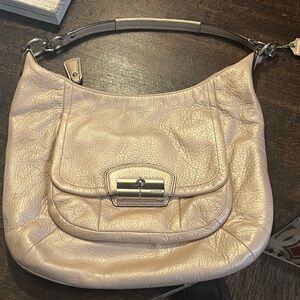 Coach champagne medium hobo
